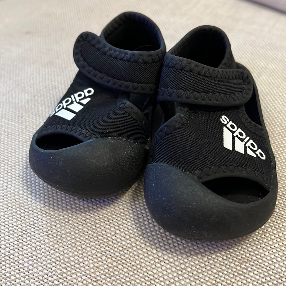 Adidas Superstar Crib sneakers (with extra right shoe)